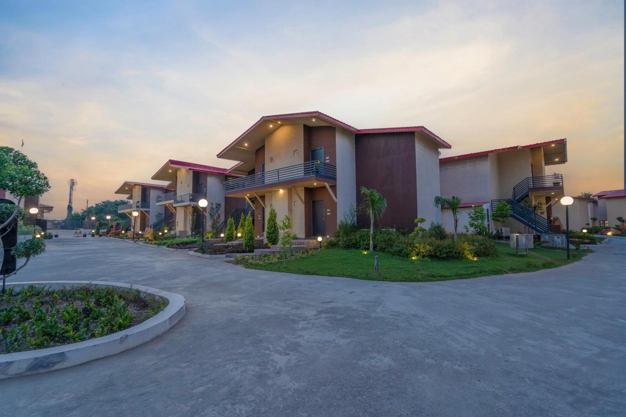 Anantum Gateway Resorts Rāmnagar Exterior photo